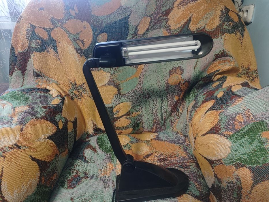 Настольная лампа.