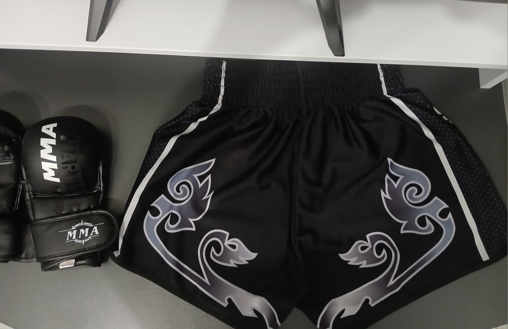 Ръкавици и шорти за мма