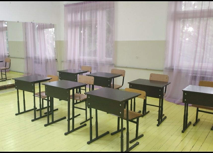 парты+стулья = 37 тыс, люстра = 10 тыс