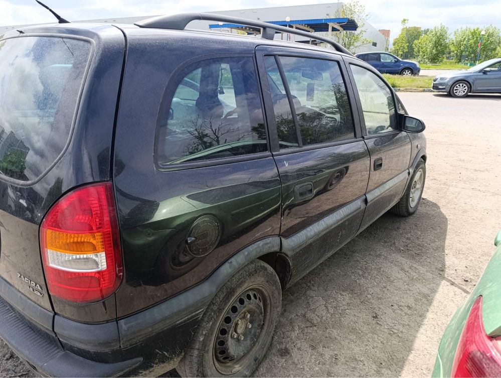 Opel zafira на части 1.8