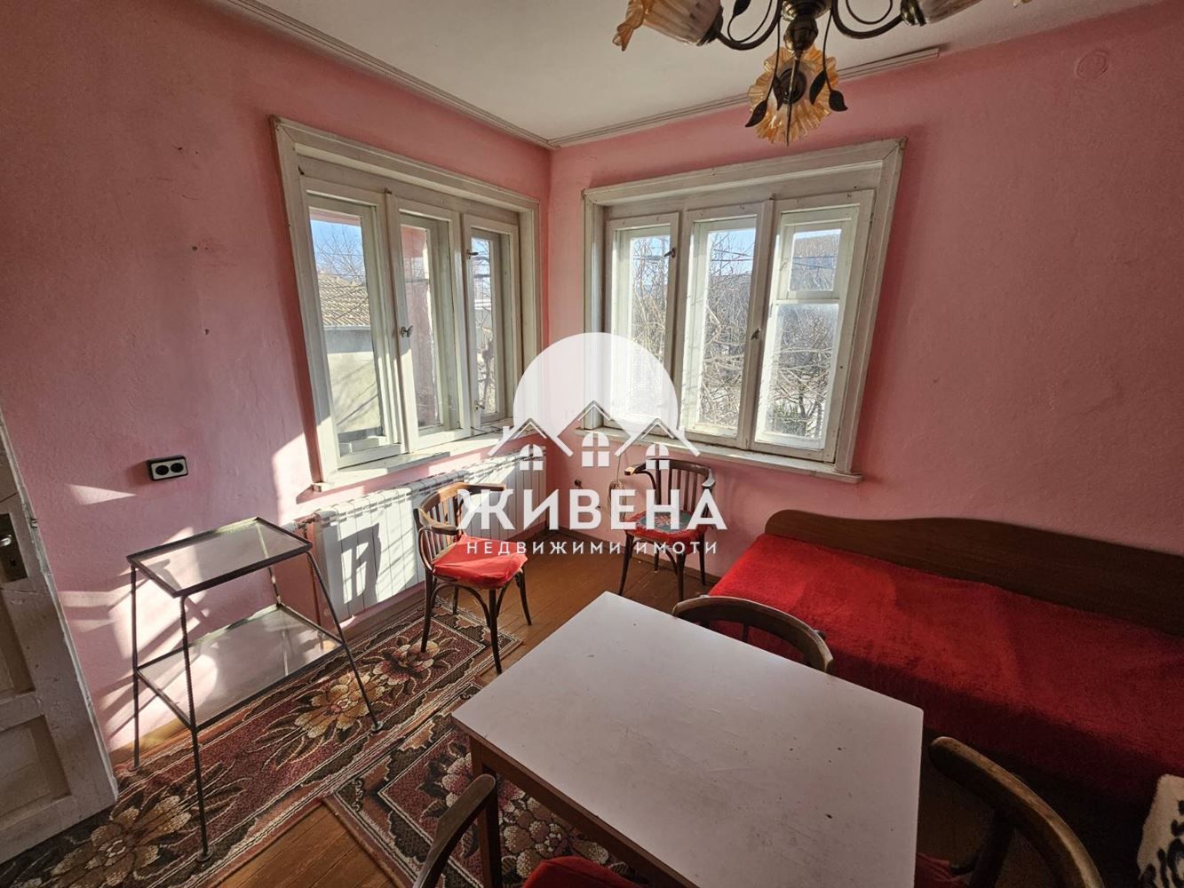 Къща в гр.Каспичан, площ 350 кв.м
