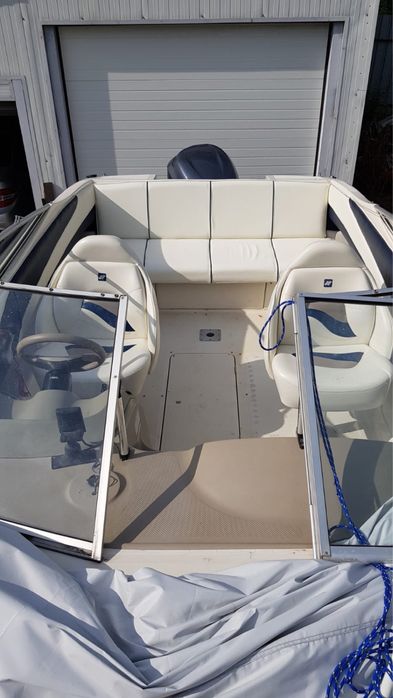Bayliner 2252 Ls cu cabina Yamaha F250 cp