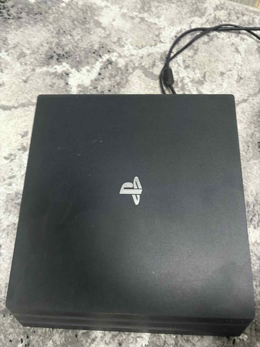 Vand ps4 pro cu mai multe jocuri