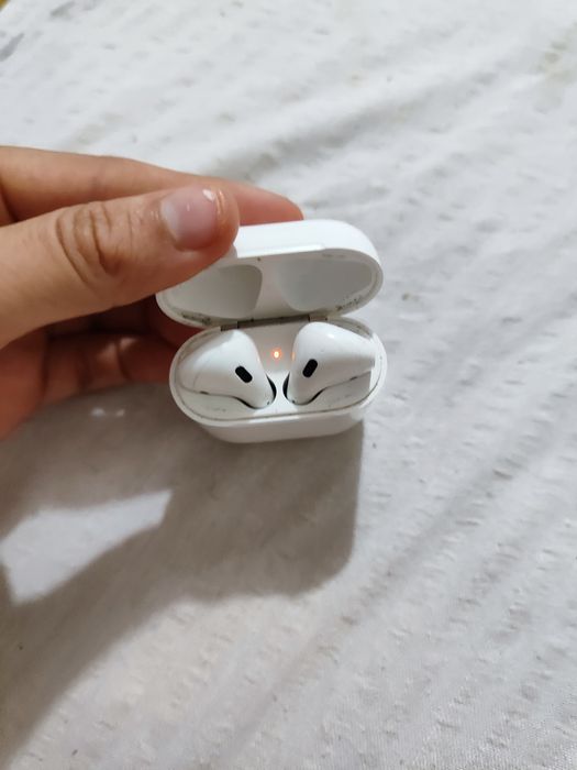 Vând căști airpods