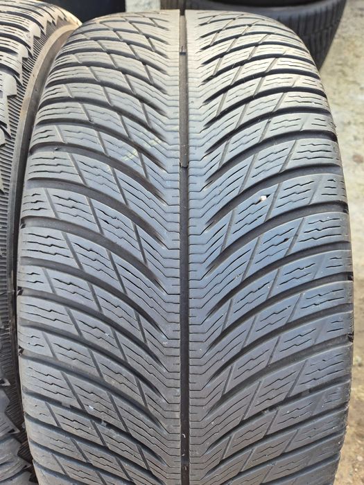 2 Anvelope de IARNA - 235/45/19 - Michelin  Stare foarte buna DOT 2021