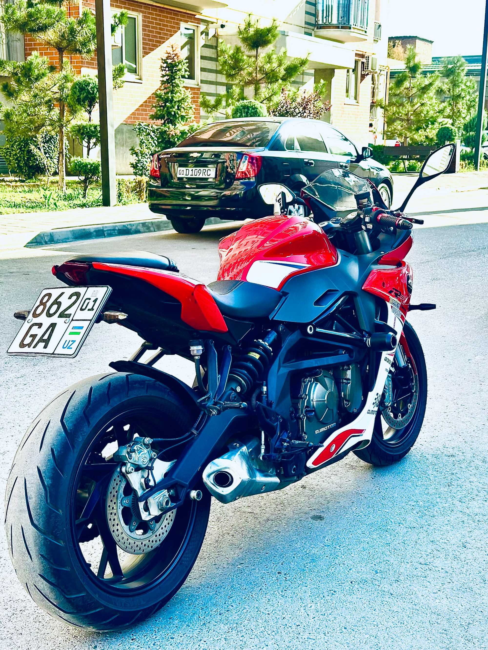 Moto sotiladi. SportBike QJ Moto 600 RR. Srochni.