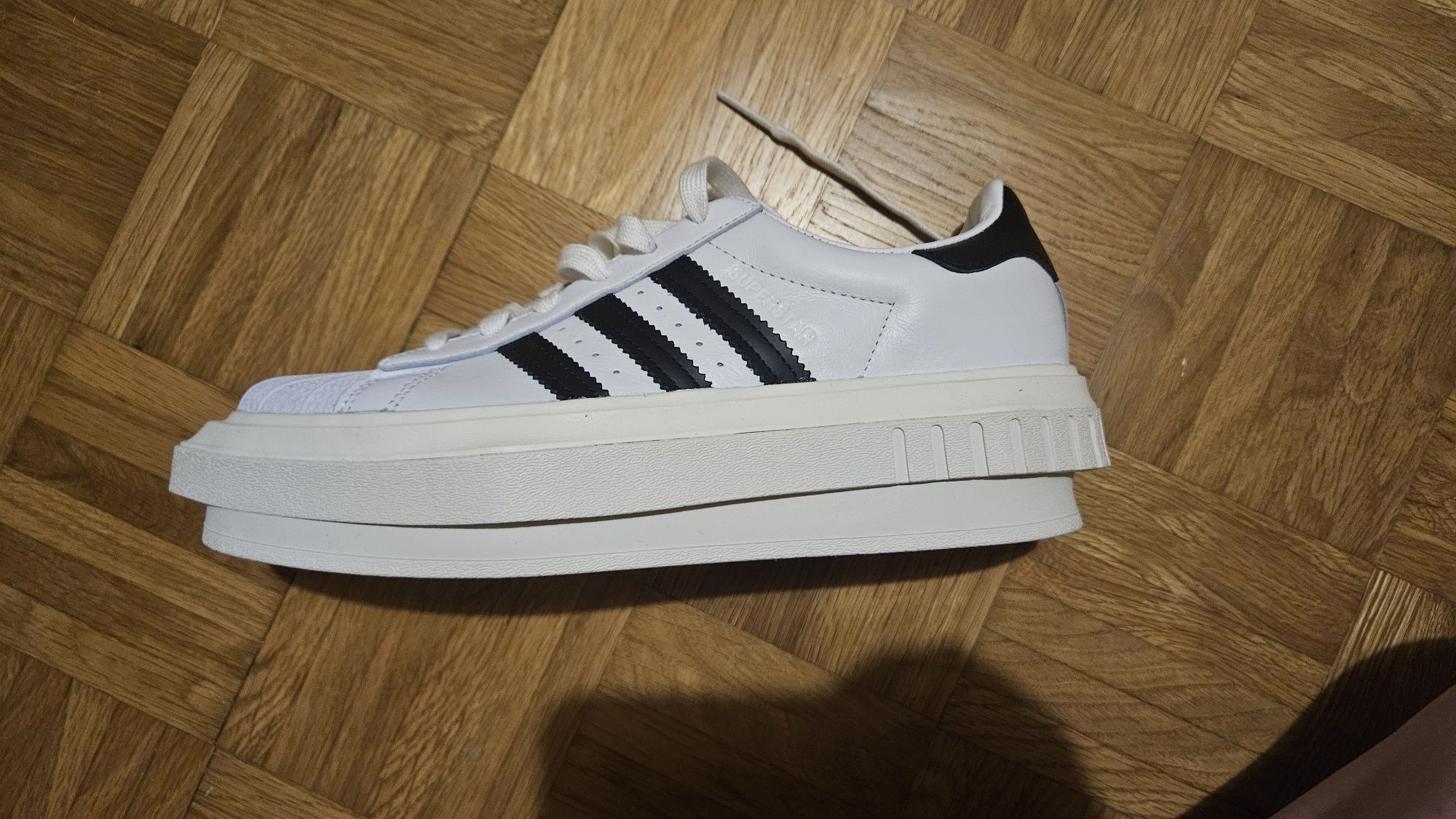 Обувки addidas колаборация с Beyonce