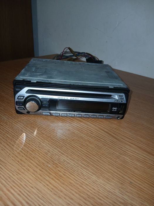 Sony-Xplod 50×4 1x iesire subwoofer