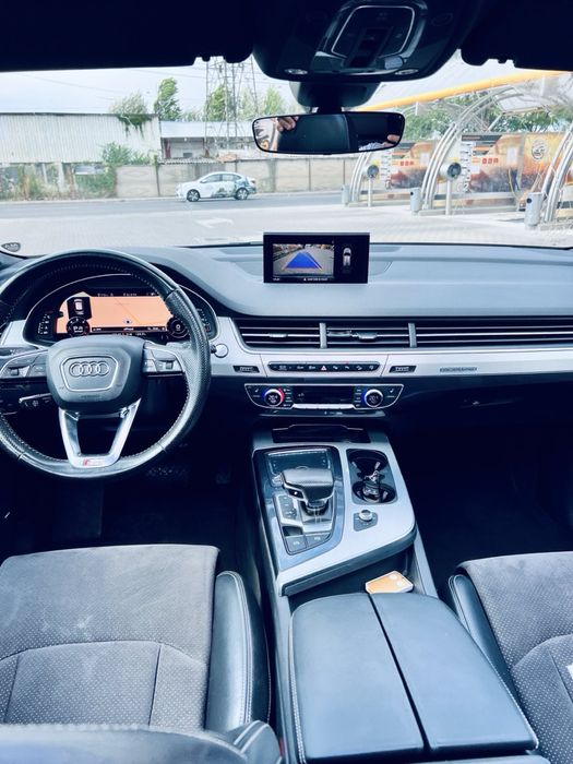 Audi q7 S line 7 locuri stare impecabila ofer diferenta