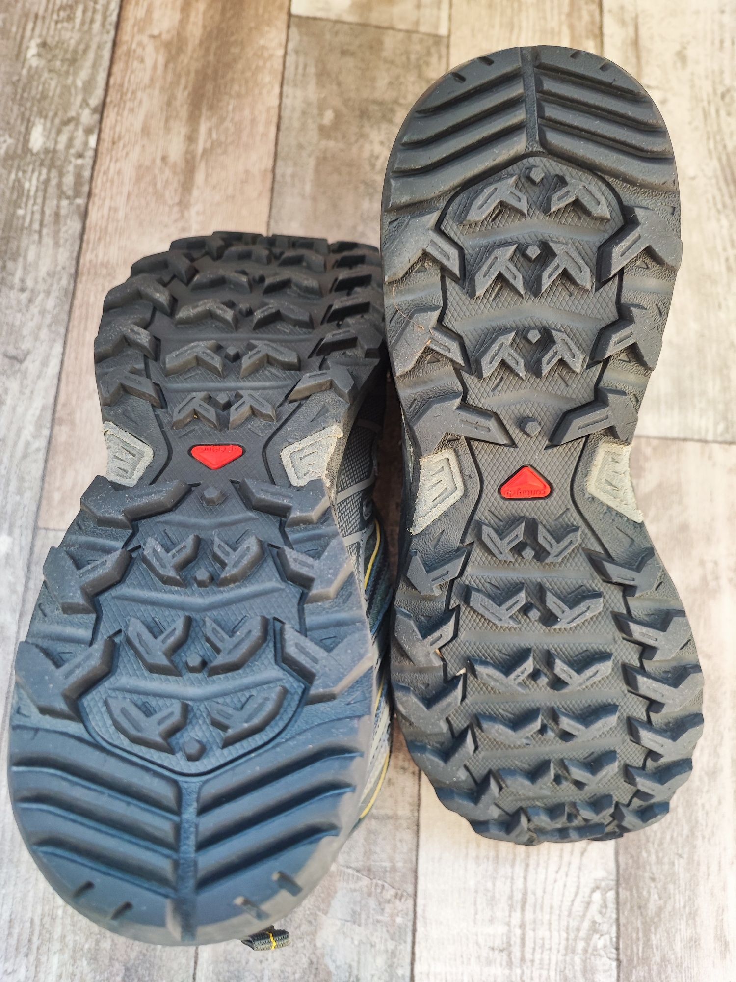 Salomon X Ultra Gore-tex Mid drumetii si munte