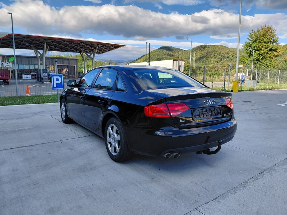 Audi a4 2000 diesel an  2009 euro 5  Navigație/ Carlig/