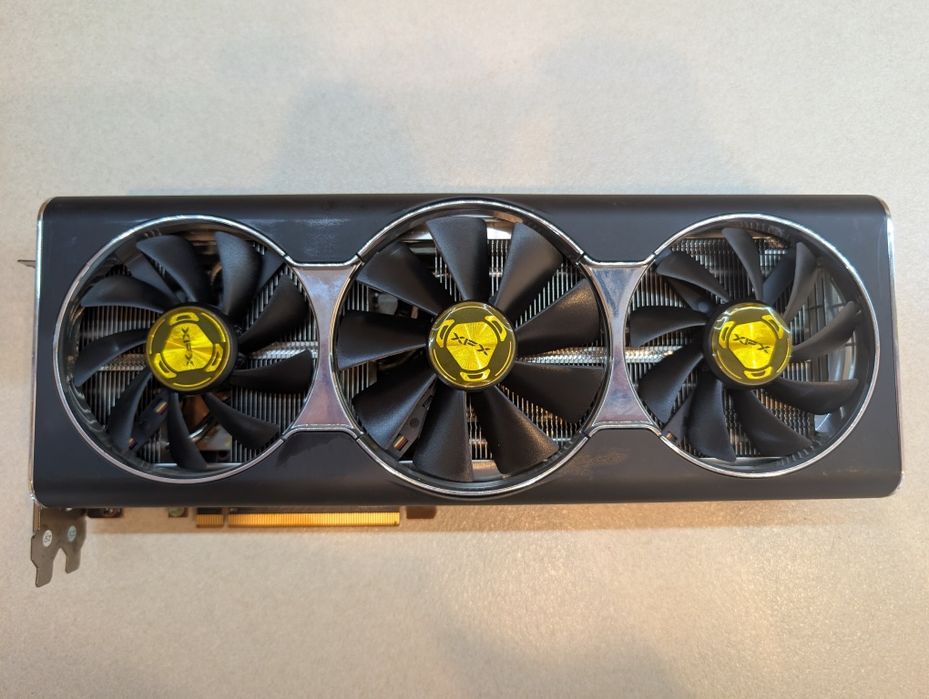 XFX AMD Radeon RX 5700 XT 8GB DDR THICC III Ultra Boost