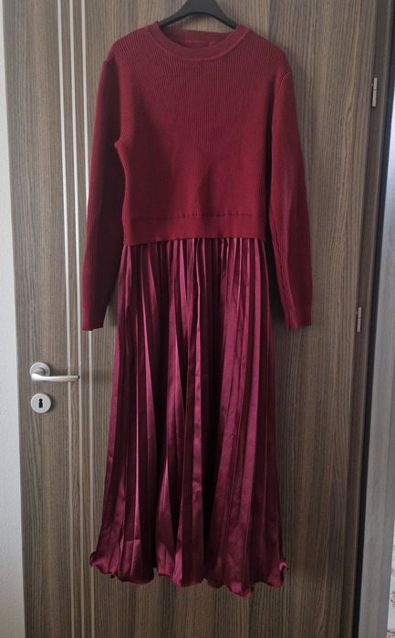 Rochie model tricot cu fusta plisata