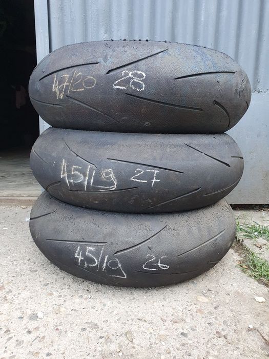 Vand cauciucuri moto Pirelli, Dunlop,Bridgestone, Metzeler,Michelin.