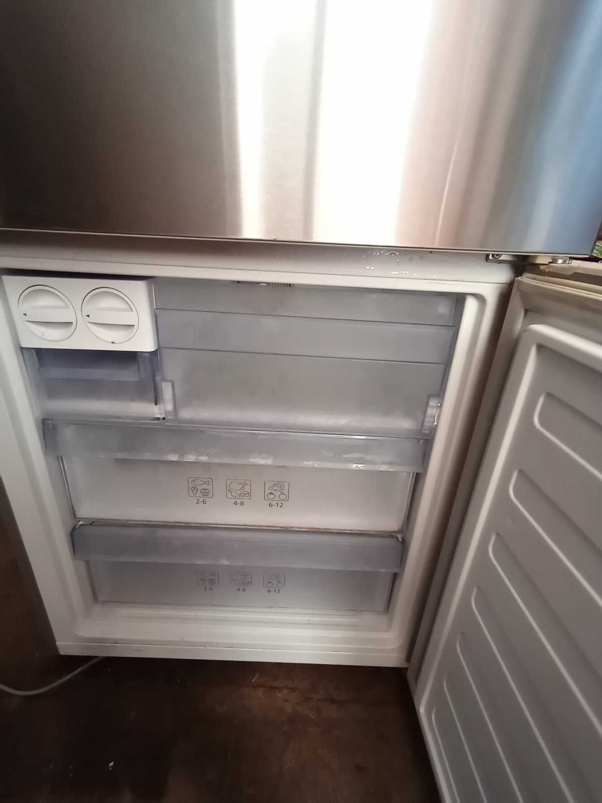 Продавам хладилник ВЕКО