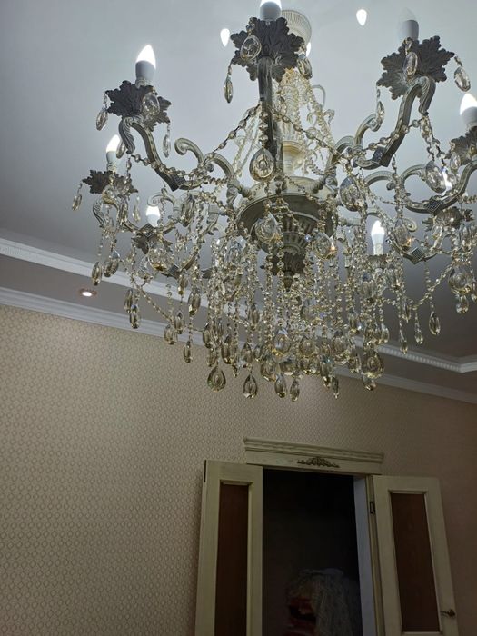 Продаю красивую люстру в отличном состоянии.