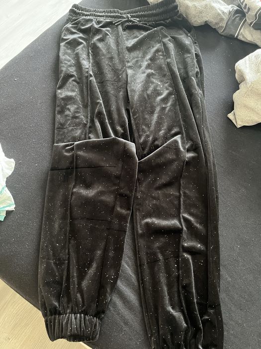 Pantaloni.