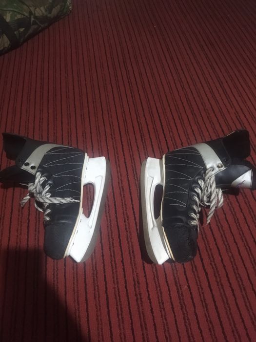 Коньки хоккейные