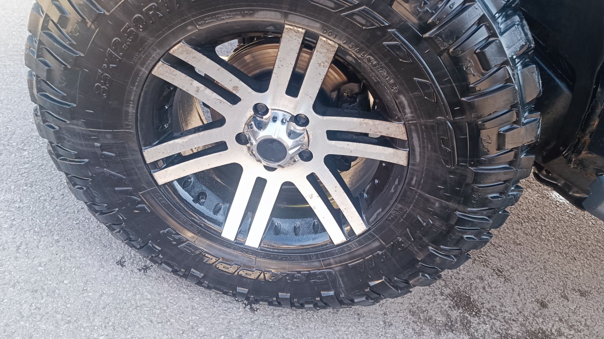 Алуминиеви джанти за Jeep Wrangler 17" 5х127 с гуми 35х12.5х17