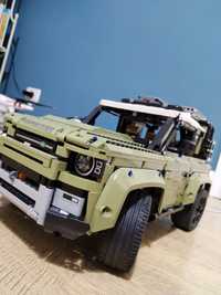 Vând lego tehnic land Rover defender aproape nou!