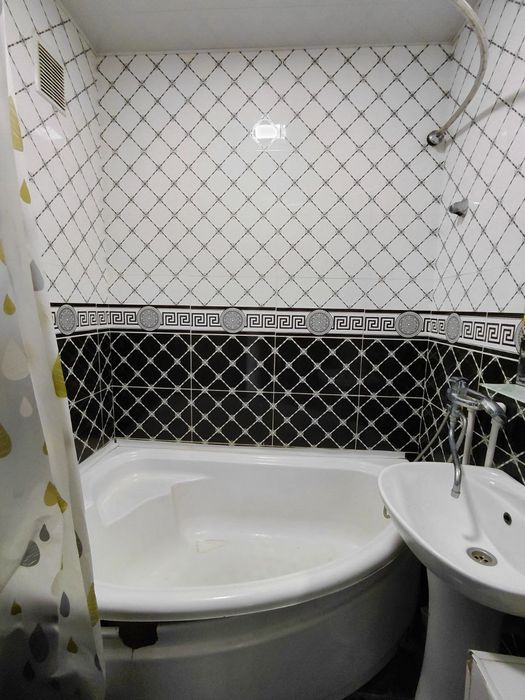 Продаётся 5 комнатная квартира на 3 этаже