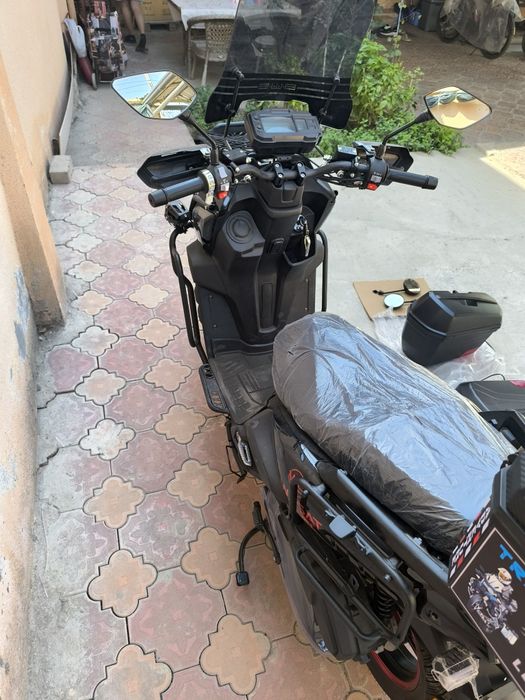 Продается Скутер ТАНК PRO Maks 150 куб. Новый