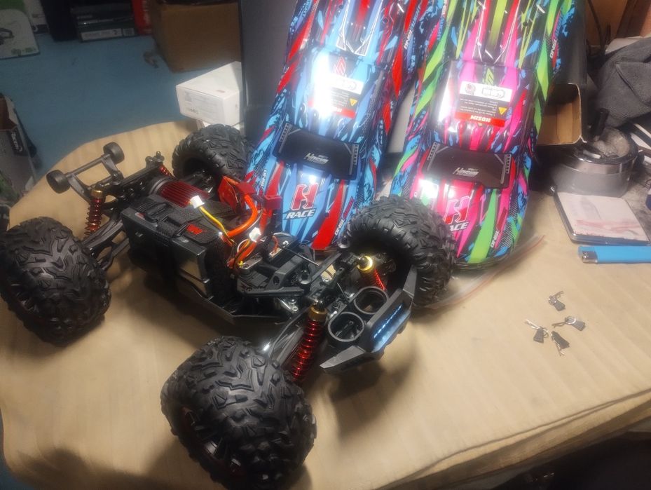 Hosim 1:10-68KMH безчеткови RC автомобили за възрастни, високоскоростн