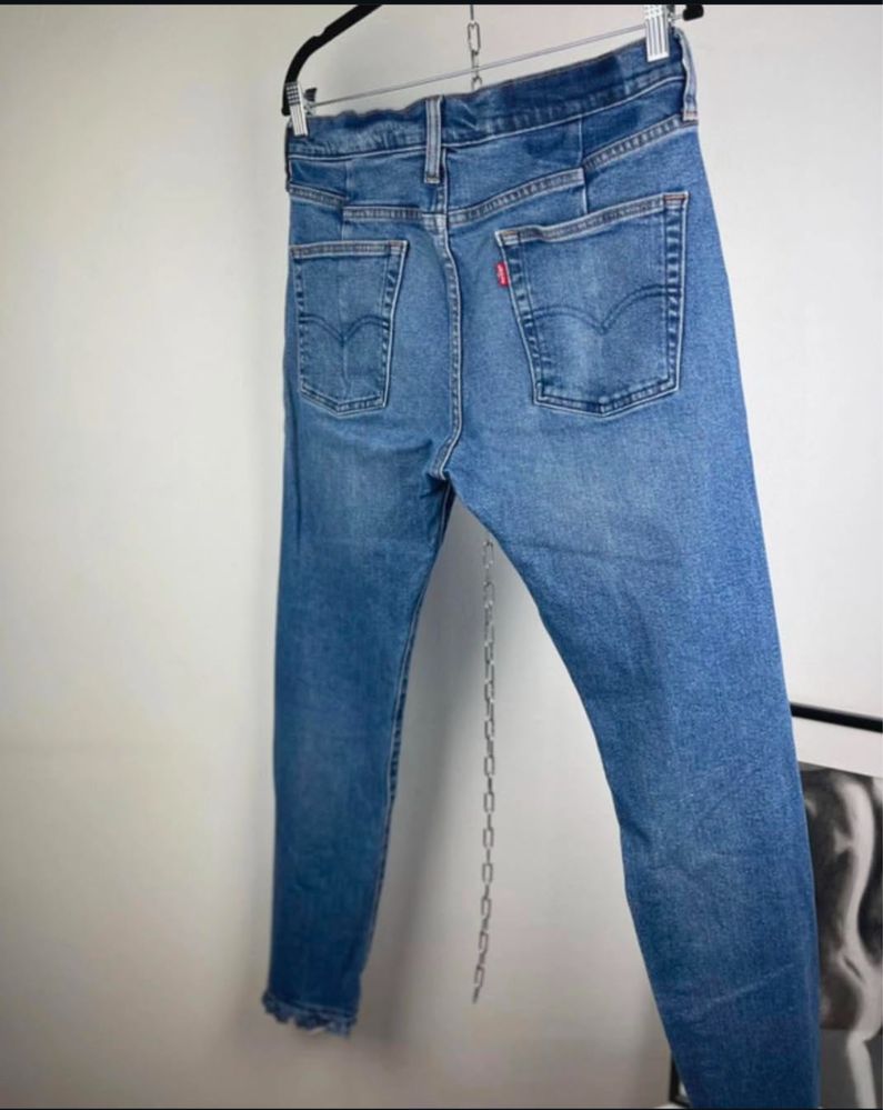 Blugi Levi’s dama