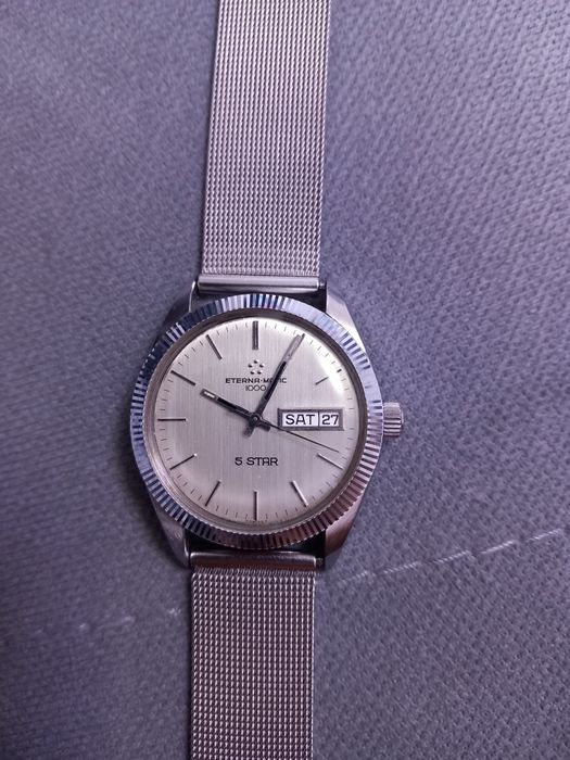 Часовник Eterna-matic