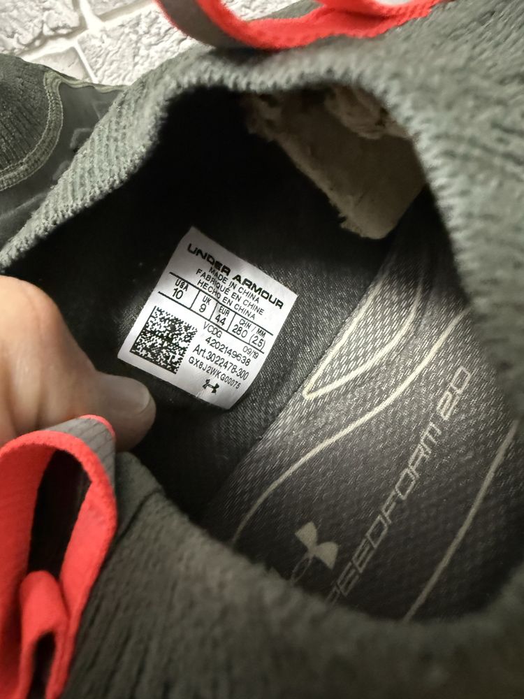Оригинальные кроссы Under armour