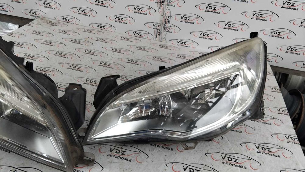 Far stanga-dreapta Opel Astra J Non facelift an 2010