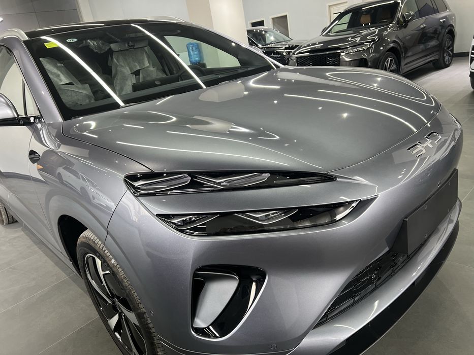 BYD seolion 06 mokriy asfalt