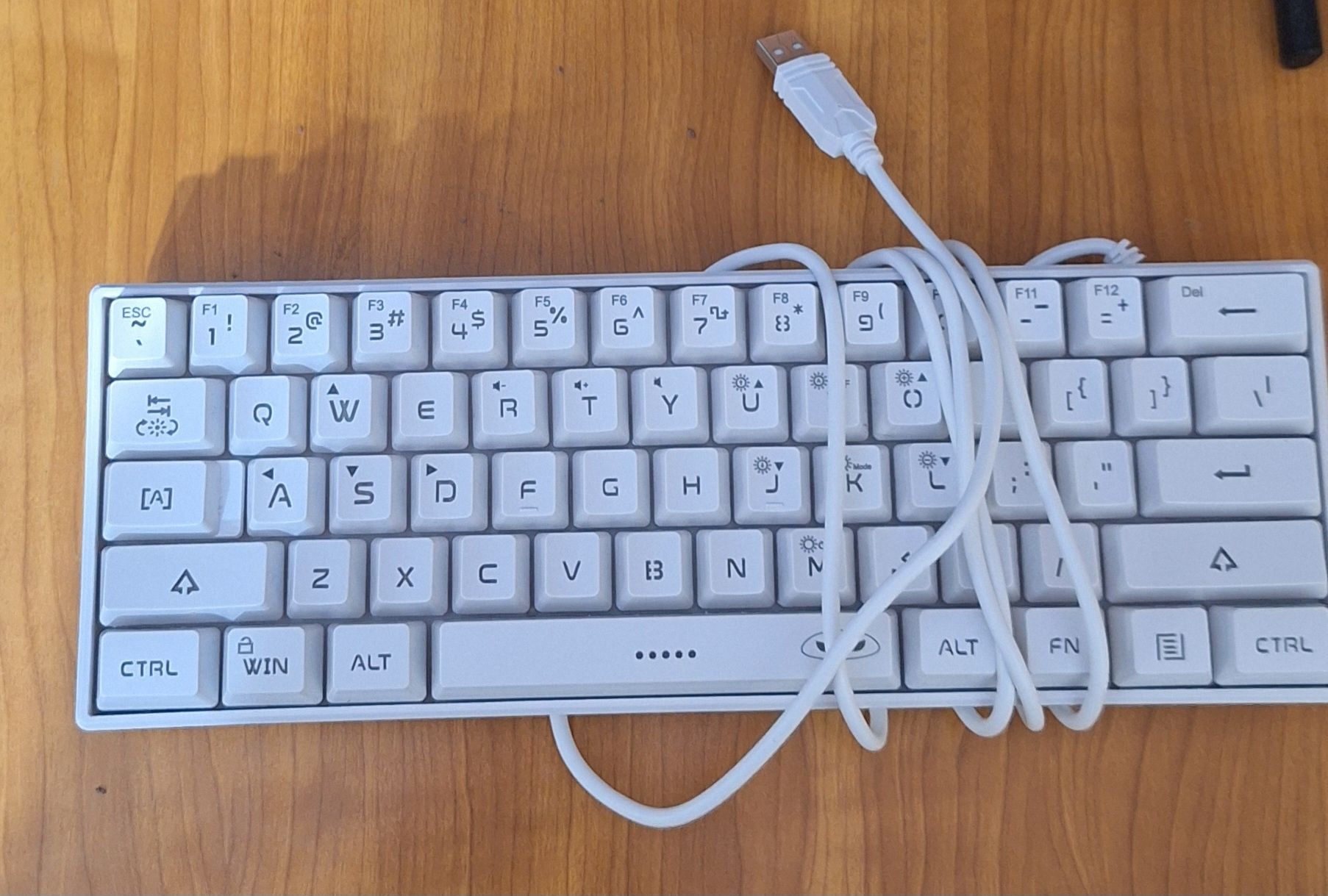 Tastatura gaming magegee