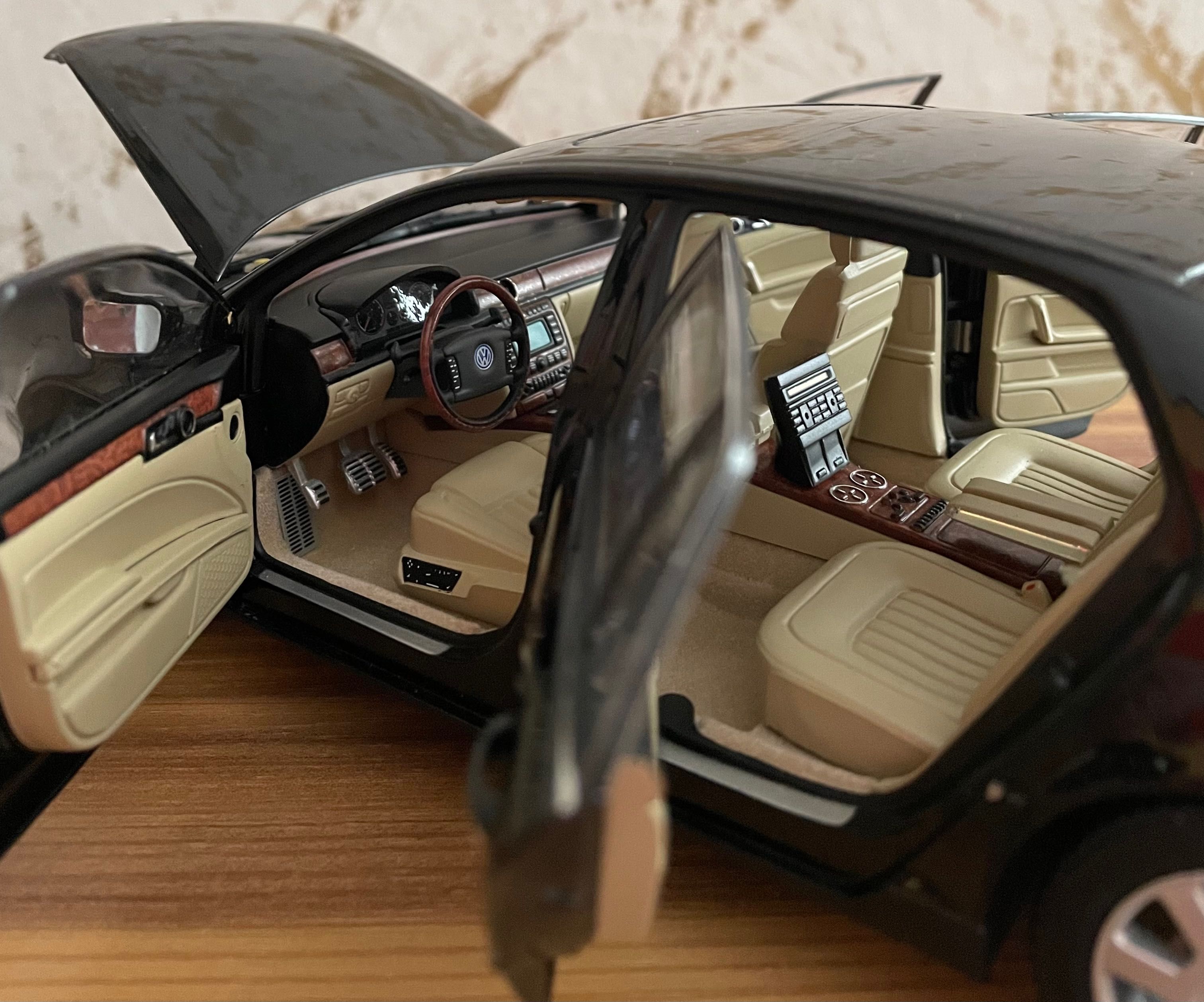 VW Phaeton, Autoart, Maщаб 1:18