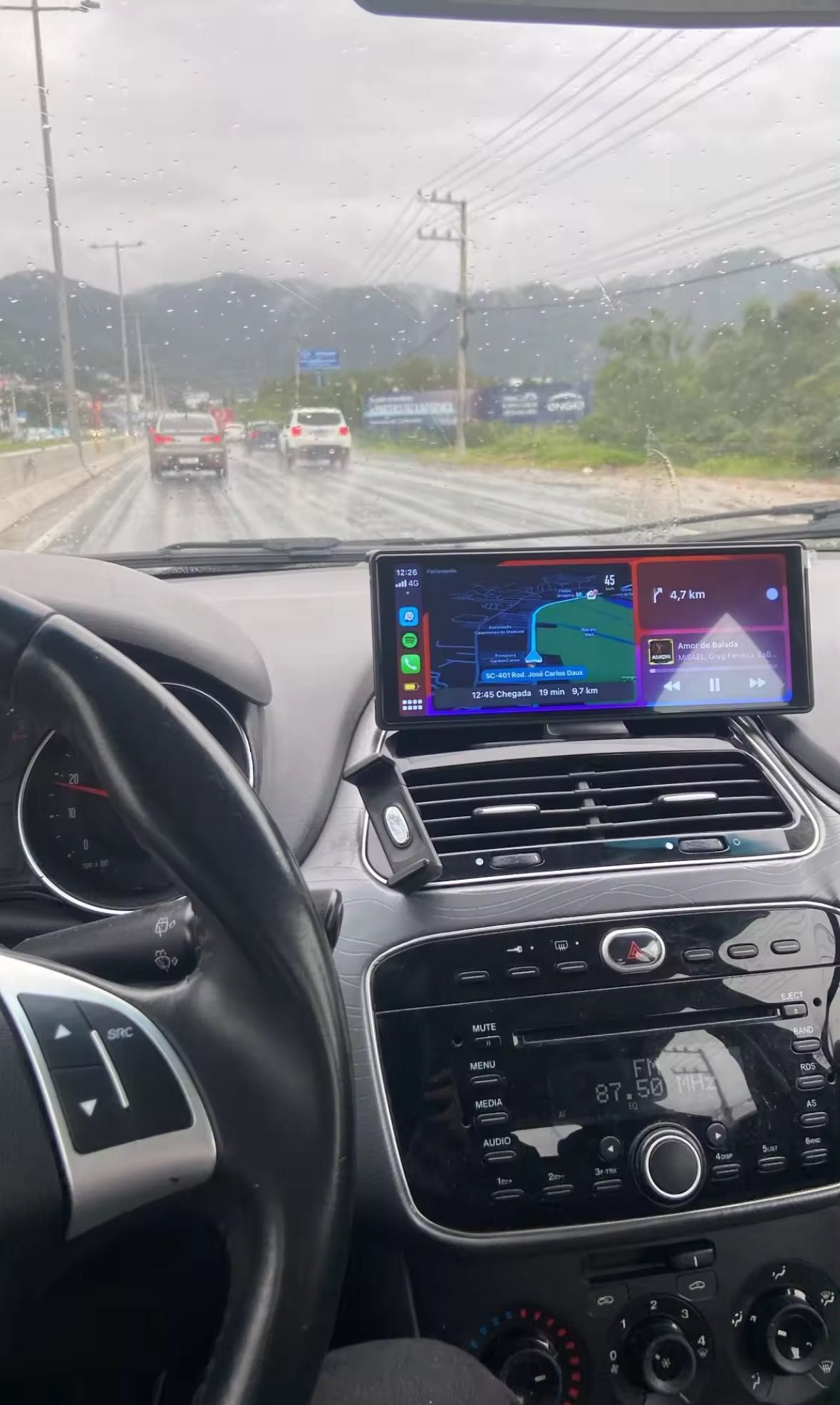 NAVIGAȚIE UNIVERSALĂ 10.2 Inch / Android Auto și Apple CarPlay