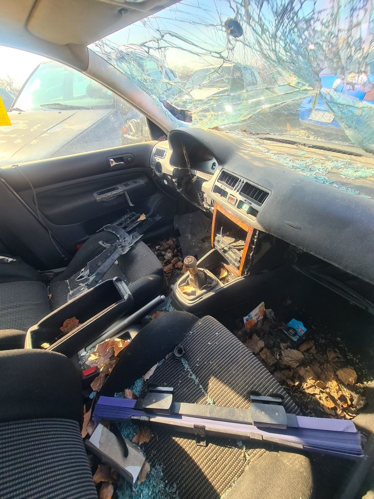 VW Бора  1.6 бензин на части