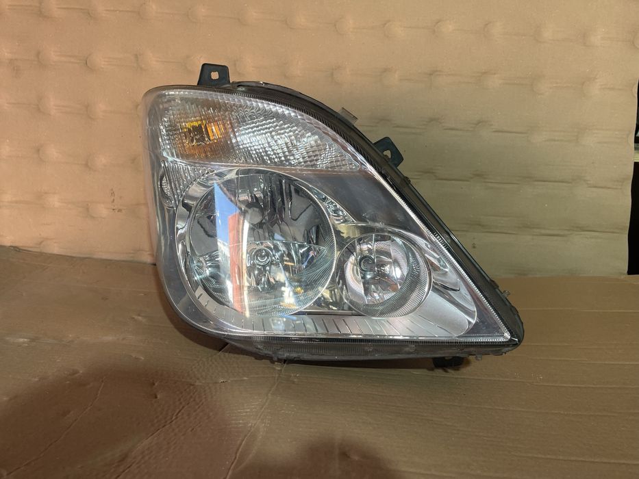 Far dreapta Mercedes Sprinter 906 2006-2013 cod A9068200461