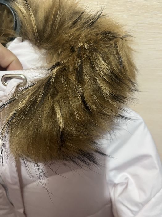 Продам куртку зимнюю для девочки