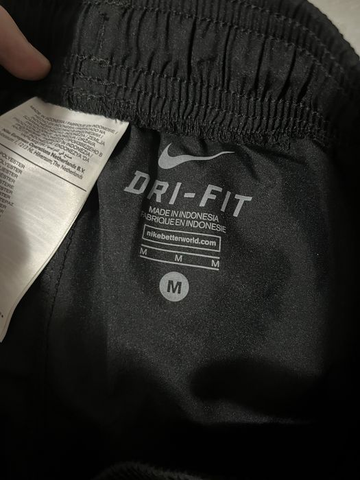 Pantaloni scurti Nike marimea M (noi cu eticheta)