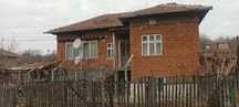 Продава се имот с къща