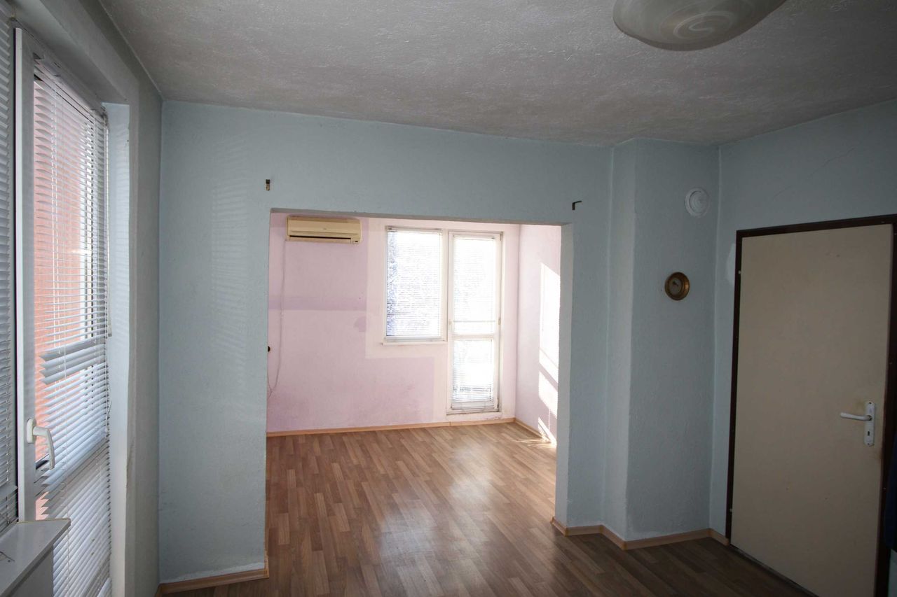 Продава се Къща в София, Горна баня - 214 кв.м за 1846 €/кв.м - Снимка #2