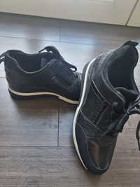 Pantofi sport cu talpa inalta