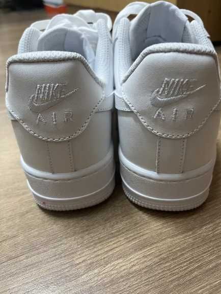 Nike Air Force 1 TRIPLE WHITE