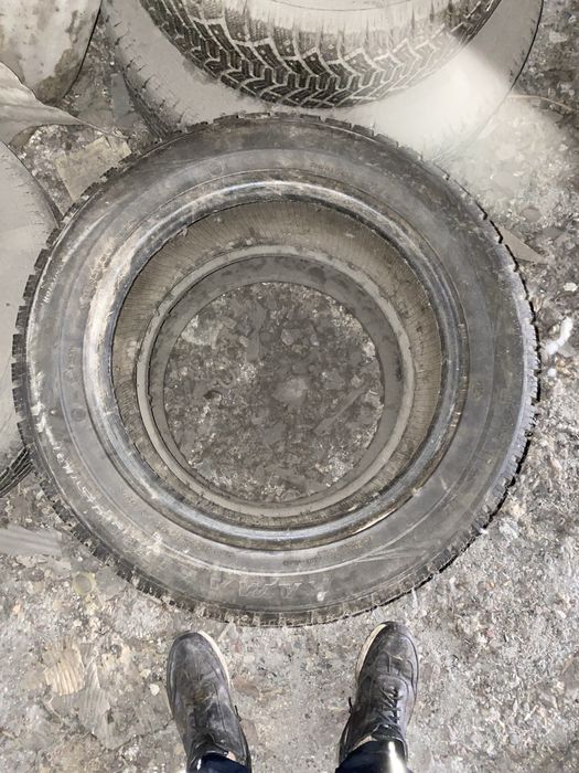 Продам шины 215/55/16