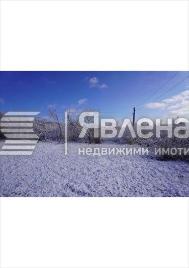 Малка масивна къща в с. Желява