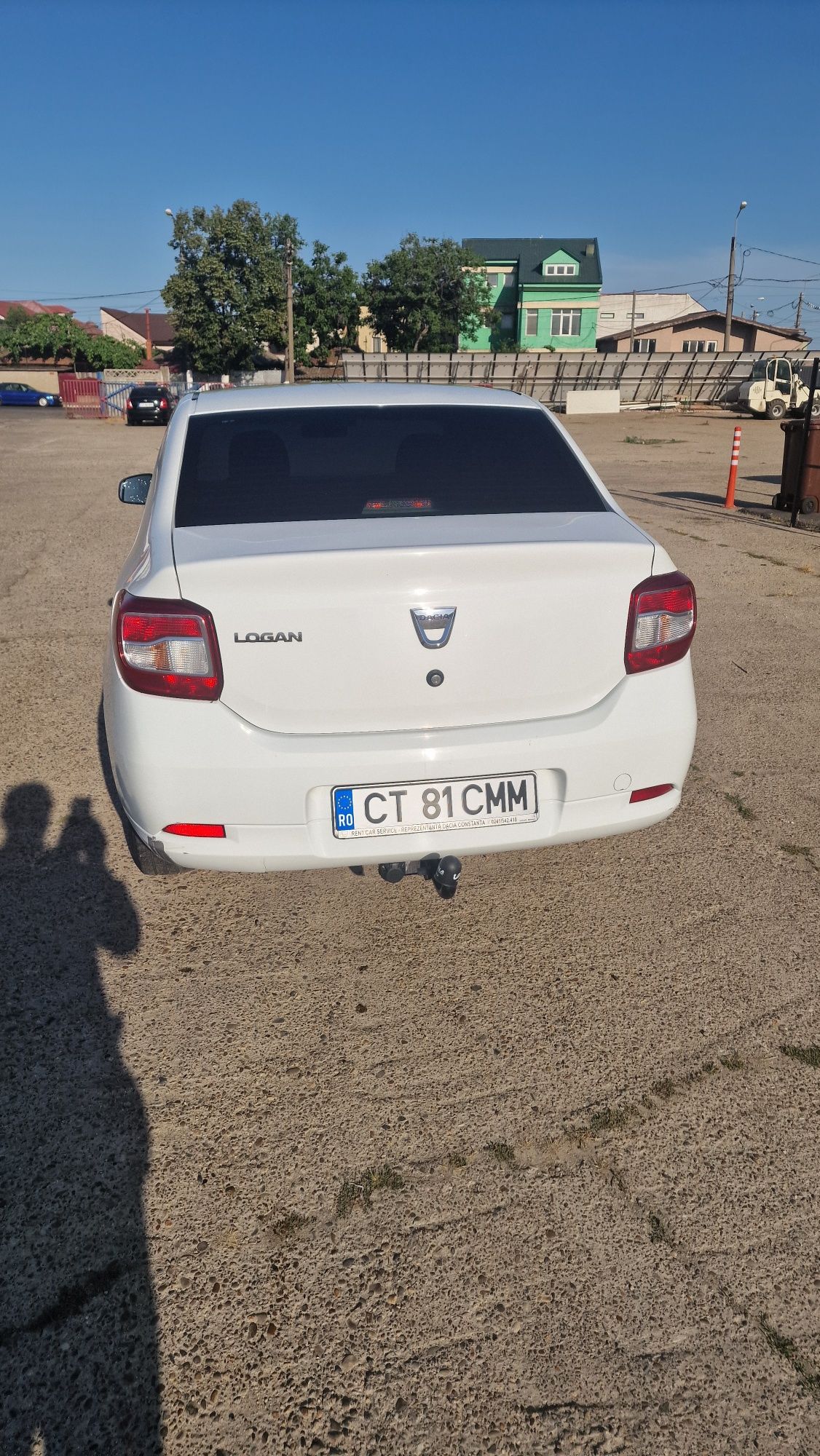 Vând Dacia Logan