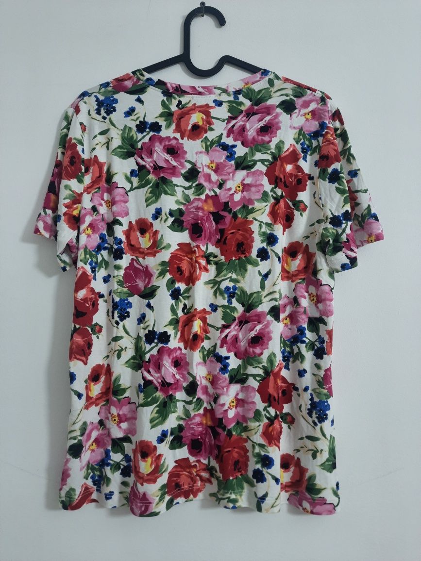 Tricou model floral nou 20 lei