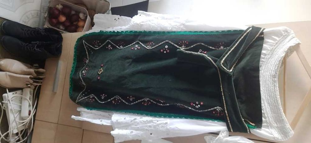 Fote cu Fuste Romanesti