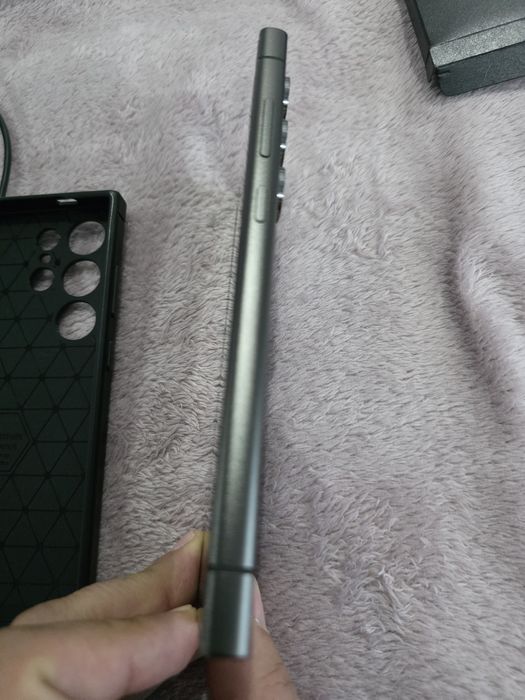 Samsun S24 ultra/256 gb. Nu ma intereseaza schimburi! Pret FIX.