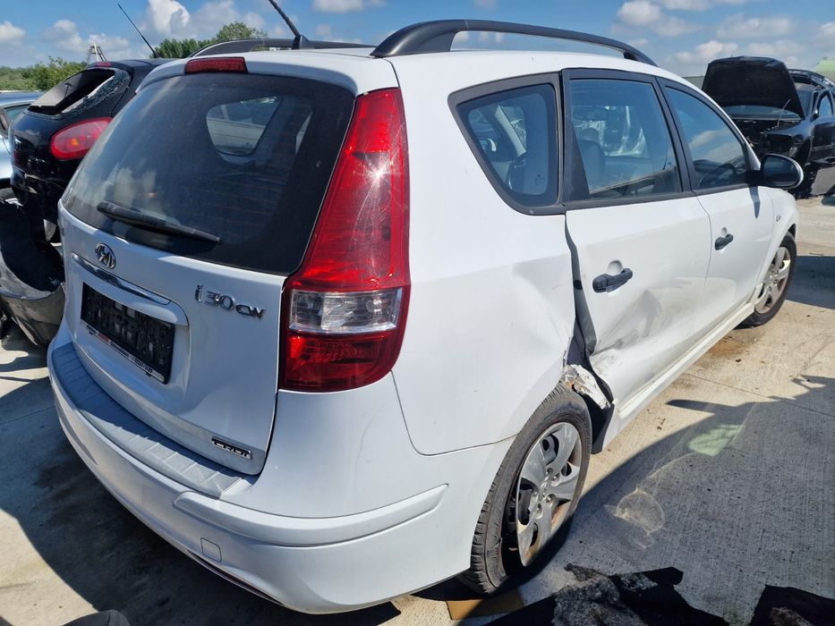 Dezmembram Hyundai i30 2011 1.6crdi D4FB